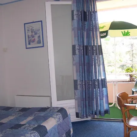 Saint Jacques Hotel 2*