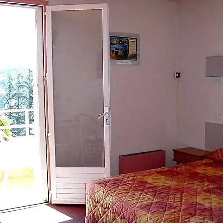 Hotel Saint Jacques 2*
